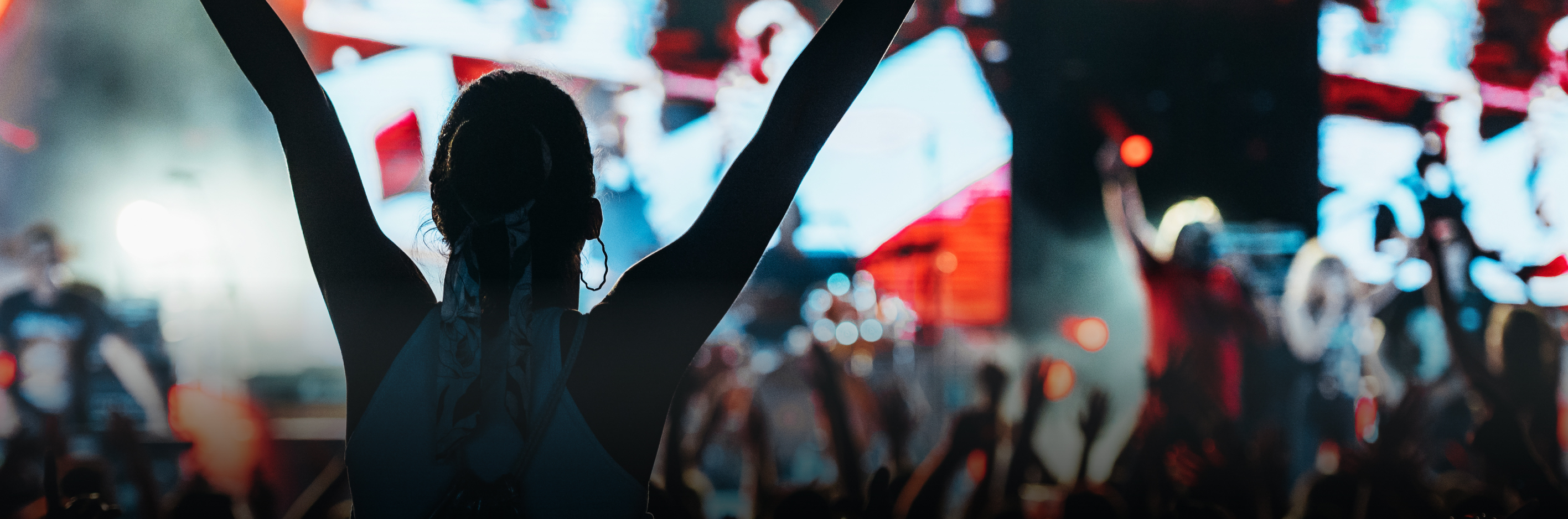 main image for Wajib Bawa! 7 Rekomendasi Produk Anti Ribet Buat Nonton Konser