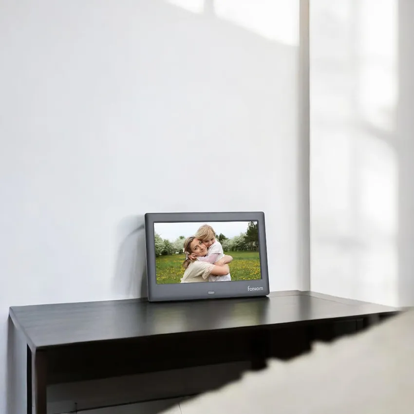 cara-menata-foto-di-dinding-ruang-tamu