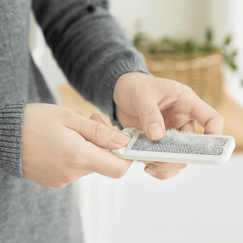 cara-menghilangkan-bulu-kucing-di-baju