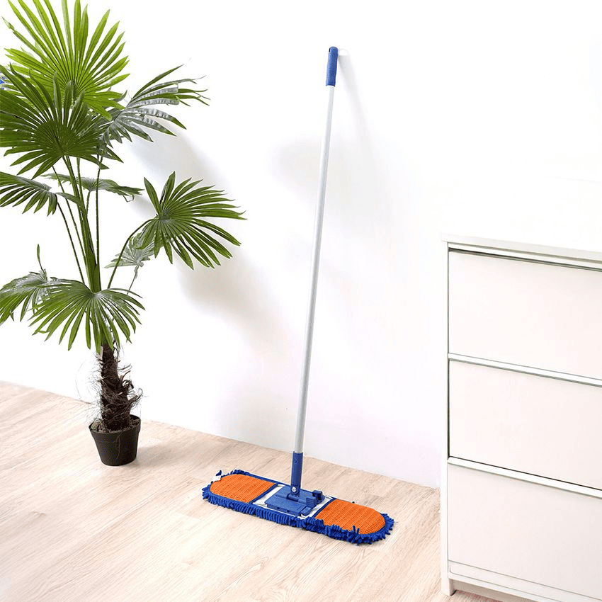 cara-mengepel-lantai-granit