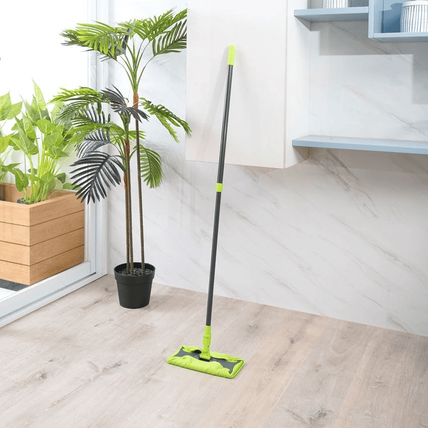 cara-mengepel-lantai-granit