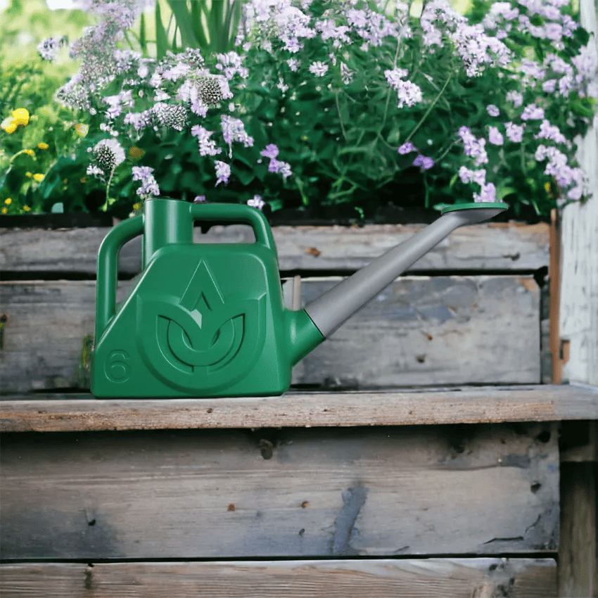 alat-untuk-menyiram-tanaman