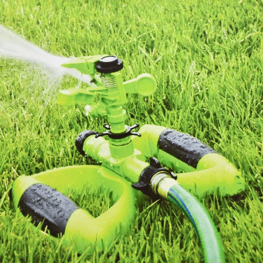 alat-untuk-menyiram-tanaman