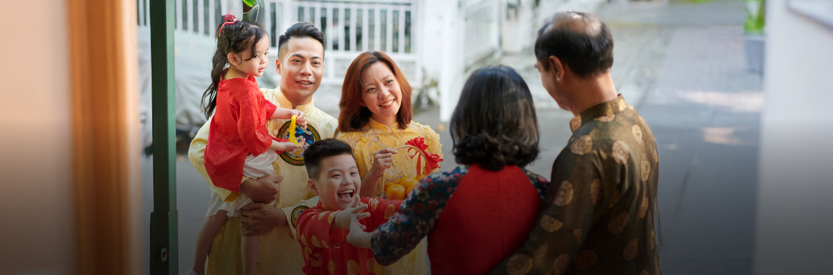 7 Rekomendasi Hampers Imlek: Bermanfaat dan Cocok untuk Keluarga