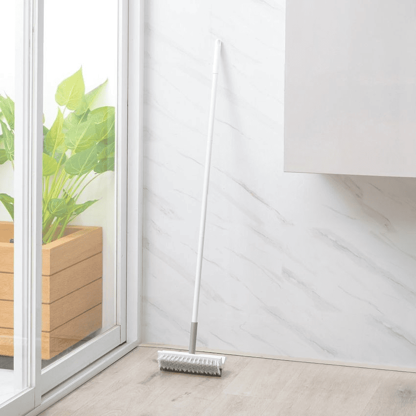 cara-membersihkan-lantai-kamar-mandi-yang-hitam