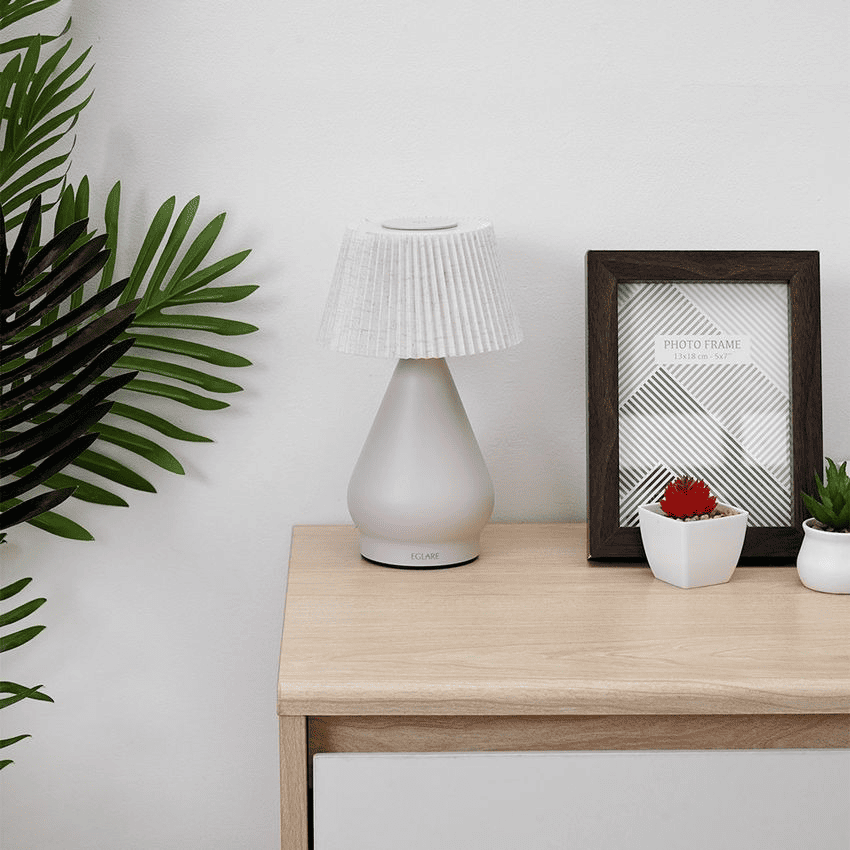 main image for Kamar Jadi Lebih Cozy! Pilih 7 Lampu Hias Kamar yang Tepat