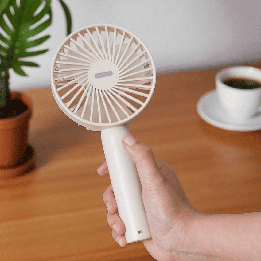 main image for 7 Kipas Angin Kecil Portable: Pilihan untuk Dingin di Mana Saja