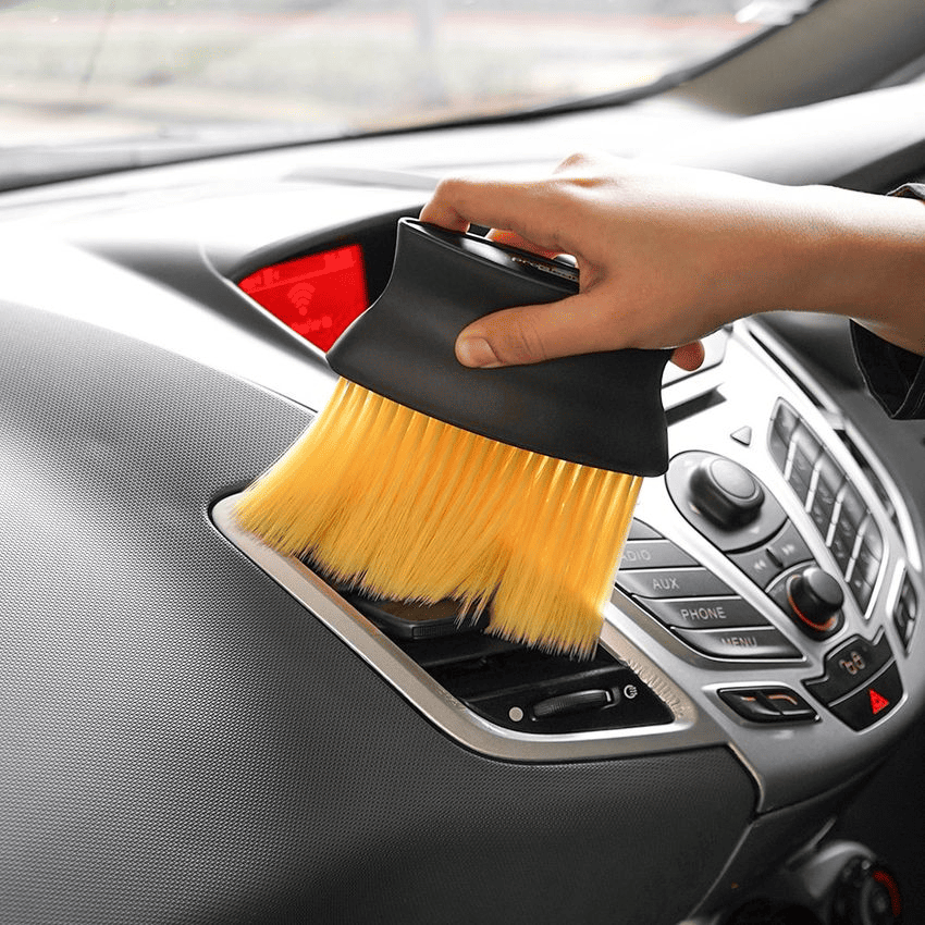 cara-membersihkan-interior-mobil