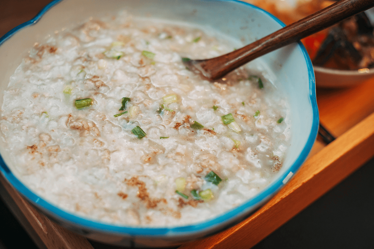main image for Begini Cara Bikin Bubur Nasi agar Tidak Gumpal