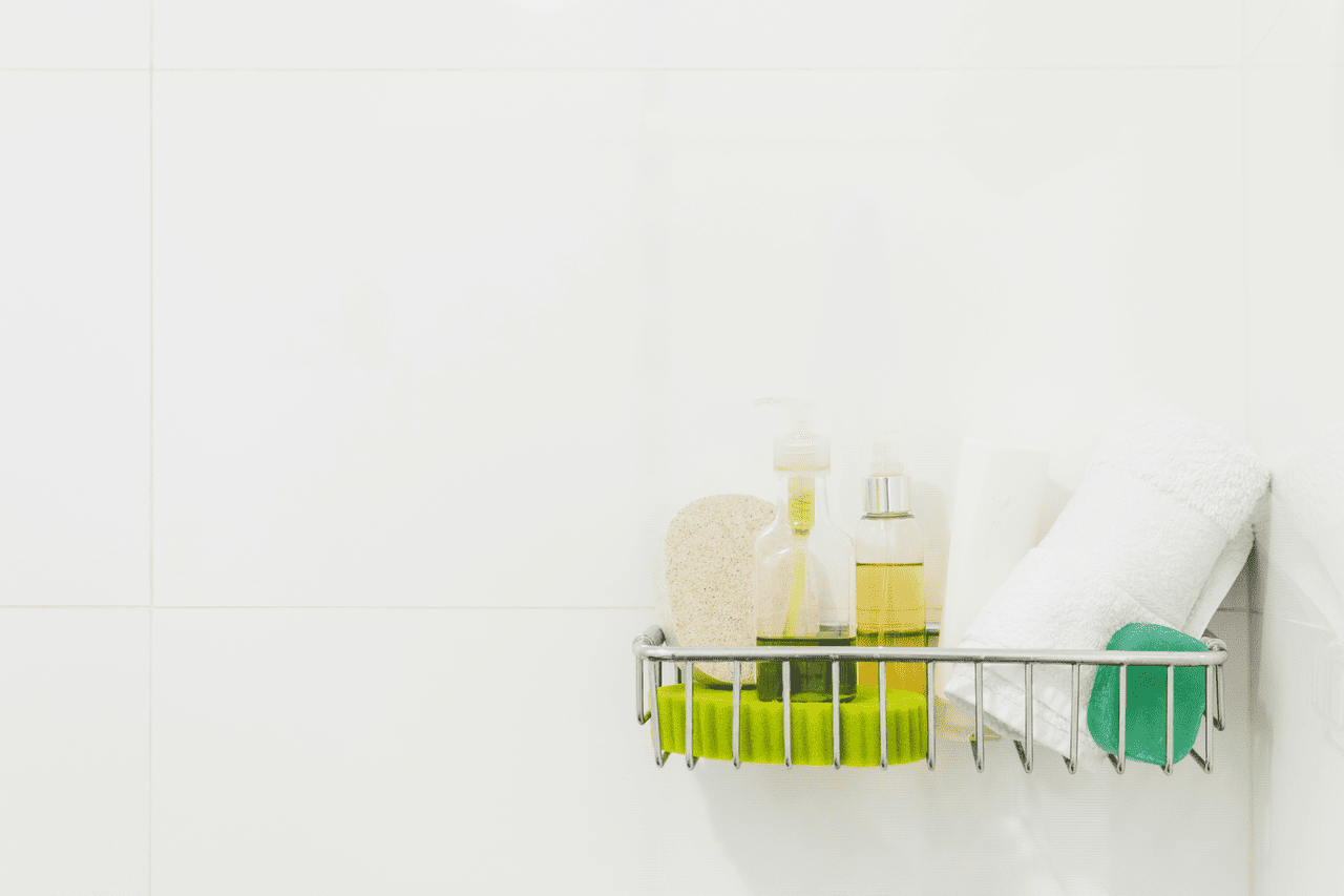 main image for 7 Rak Sudut Kamar Mandi Minimalis untuk Sabun dan Sampo