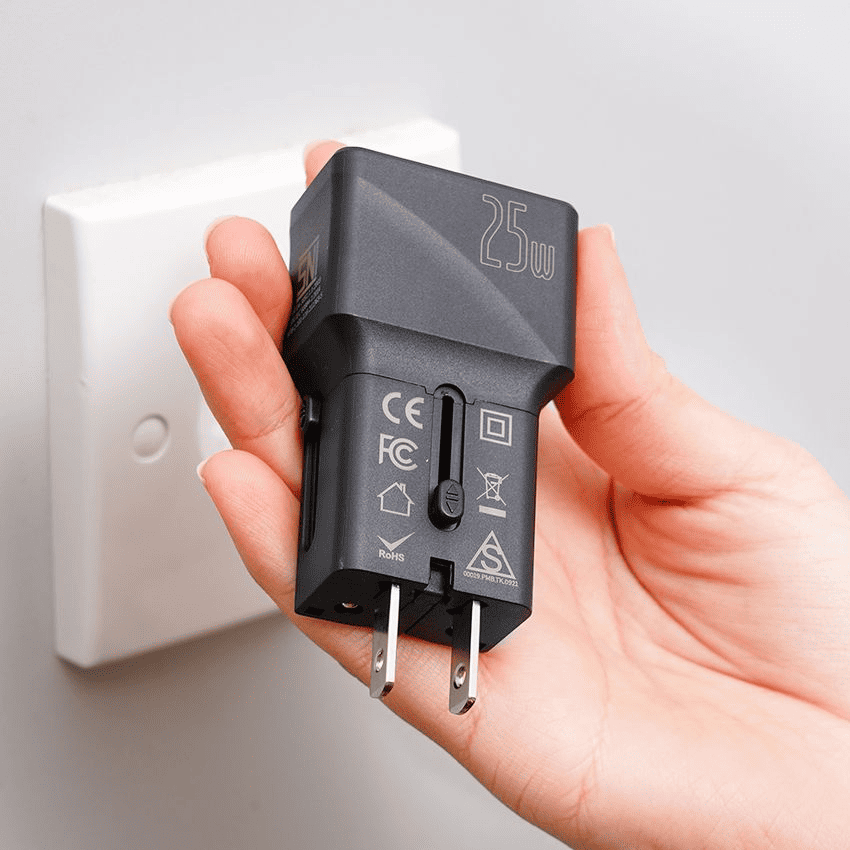 perbedaan-adaptor-dan-charger