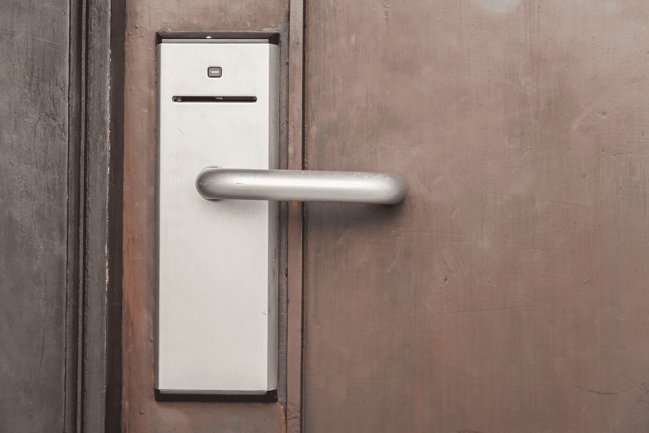 main image for 7 Macam Aksesoris Pintu, Mulai dari Handle hingga Smart Lock