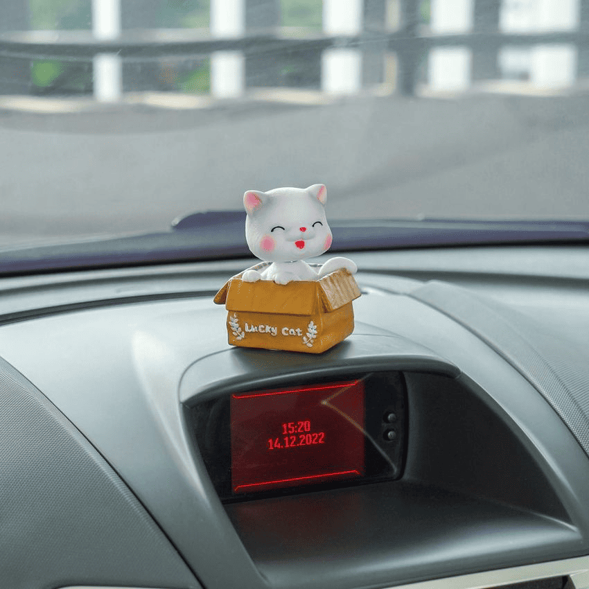 main image for 12 Hiasan Dashboard Mobil yang Bikin Interior Lebih Estetik