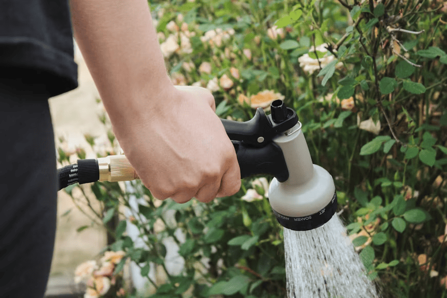 main image for 5 Rekomendasi Selang Taman untuk Kebutuhan Berkebun