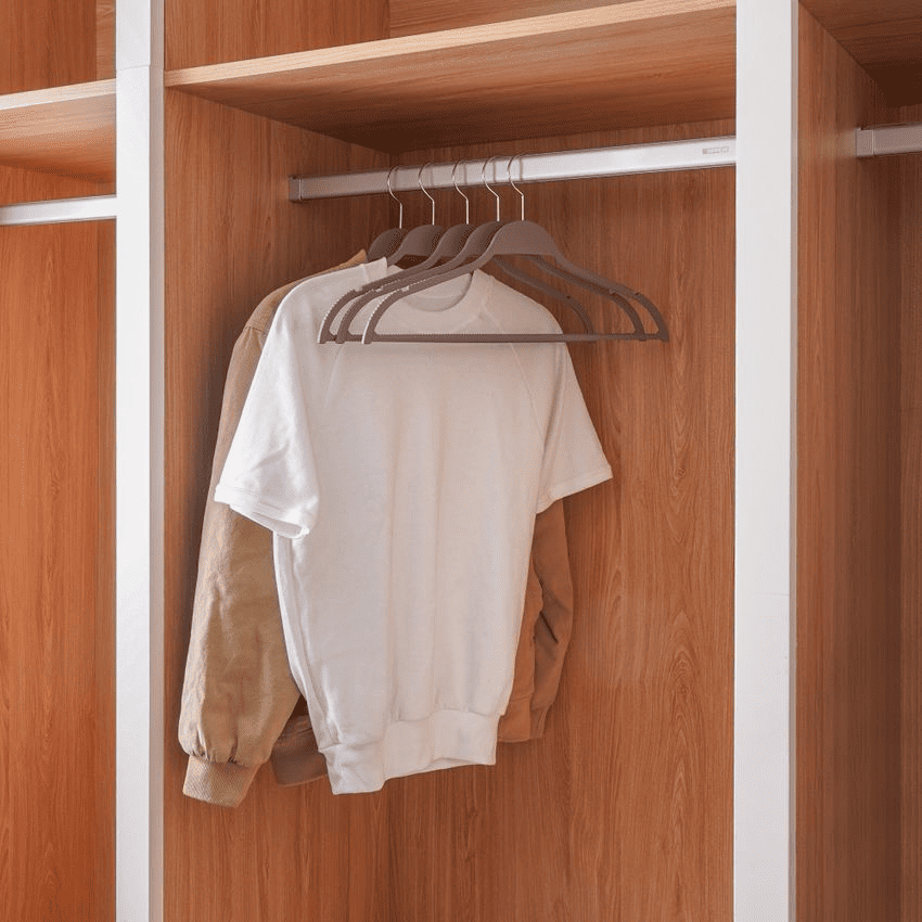 main image for Panduan Ukuran Gantungan Baju agar Pakaian Tetap Rapi